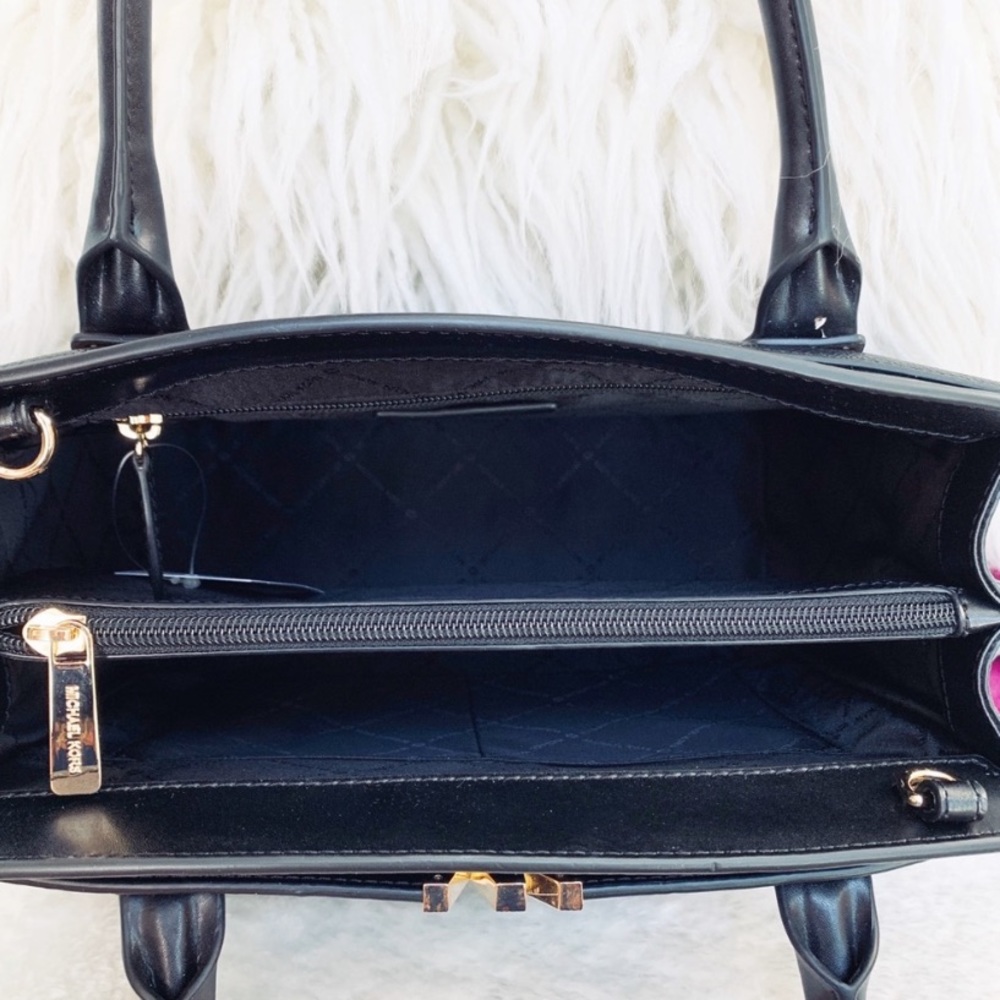 ‼️TODAY ONLY‼️Michael Kors Montgomery Satchel Bag - Picture 4 of 8